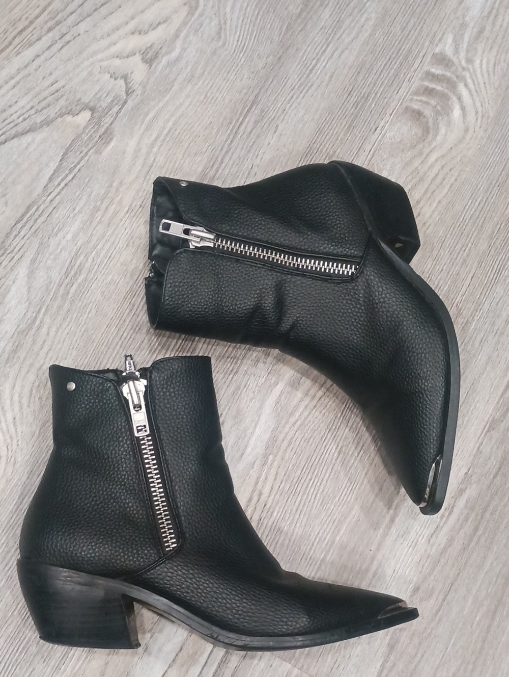 Matt & Nat Evex Women,s Vegan Chelsea Boots Black Pointed Toe Ankle Booties